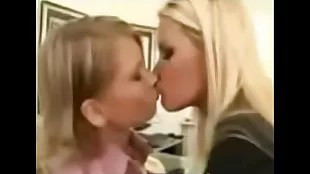 assignment girls kissing -